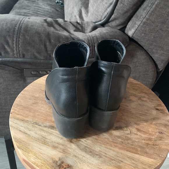 Black leather booties - Picture 2 of 2